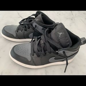 Air Jordans mids